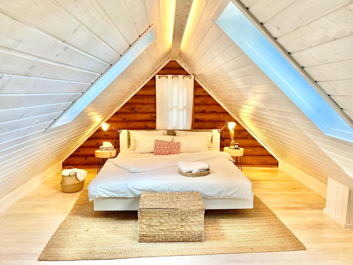 Pine Lodge Hlevci ภายนอก รูปภาพ